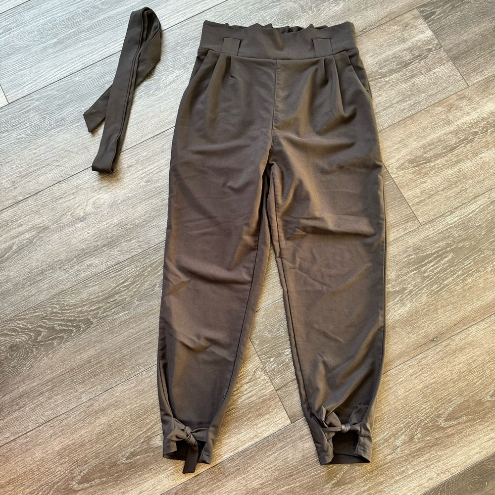 SOLD!!! Grace Karin dress pants.